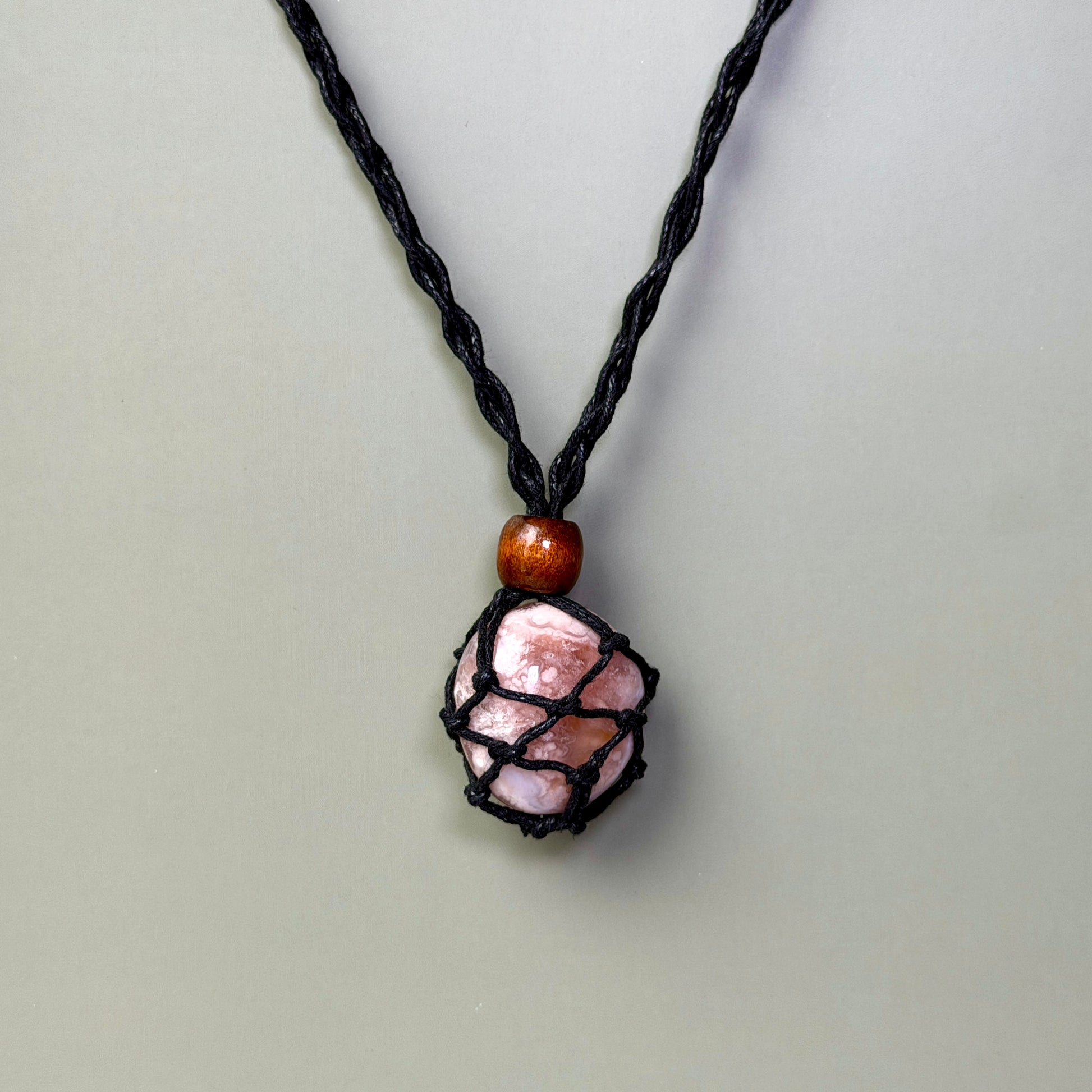 Macrame necklace with stone